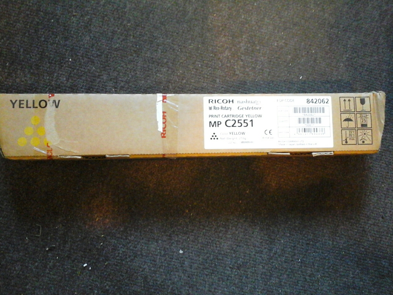Genuine Ricoh Toner Cartridge 842062 Yellow MP C2551 A- VAT Included - Picture 1 of 1